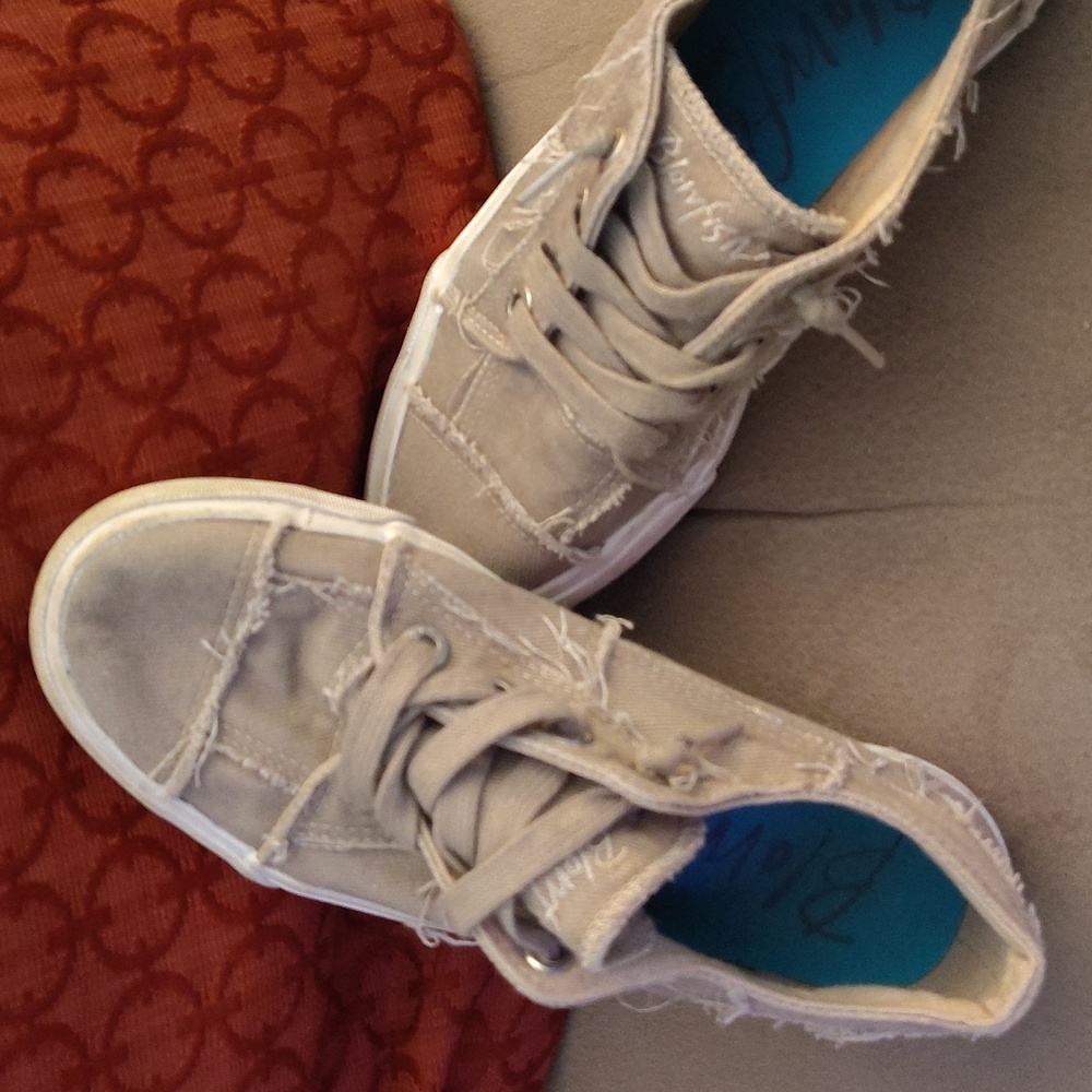 Sneakers size 6.5 Blowfish vintage style